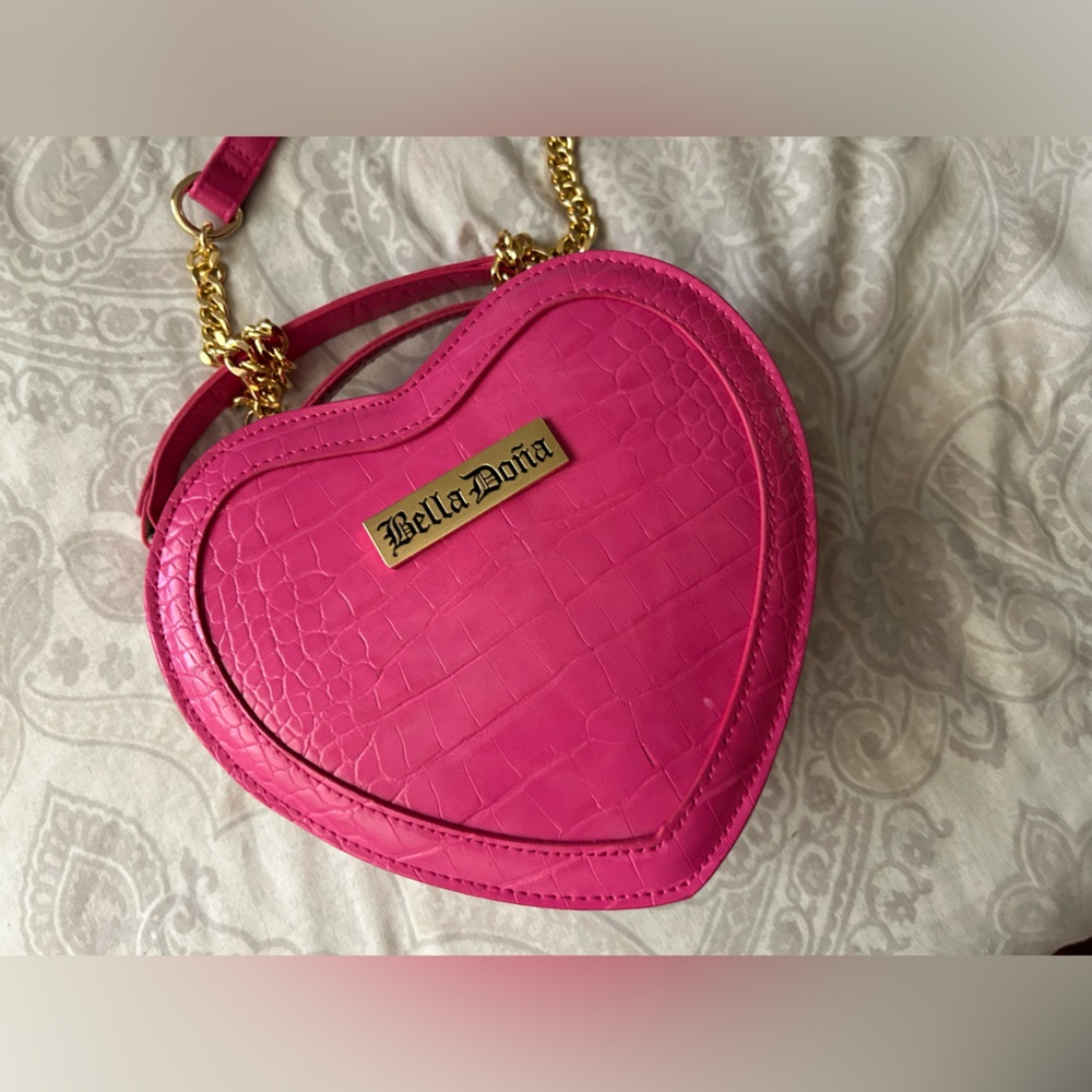Heart shaped purse, new w o tags